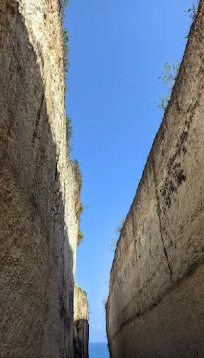 藍色斷崖公路