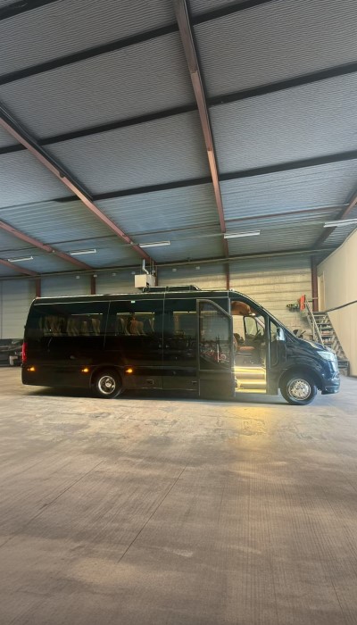 十九座車款