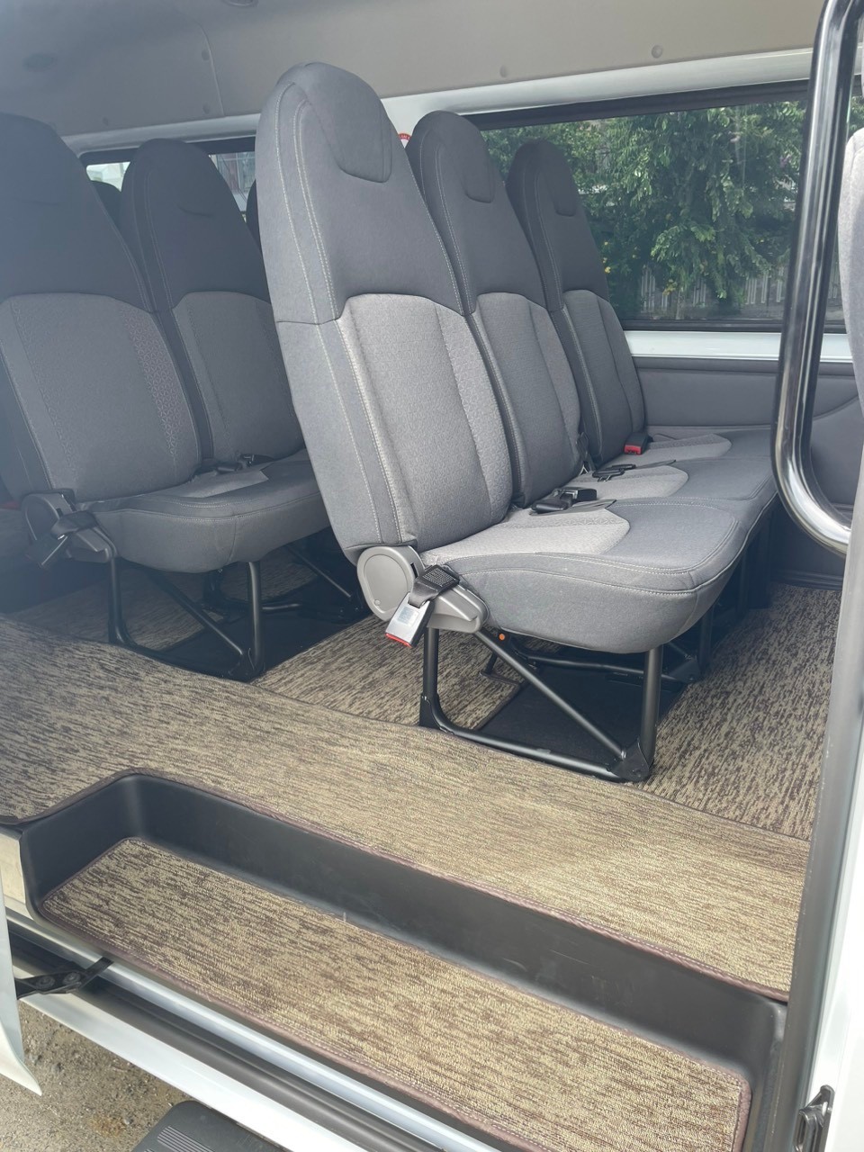 Limousine 16座