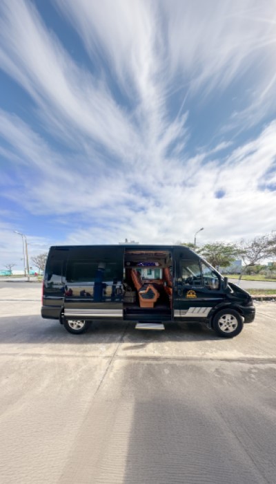 Limousine 9座
