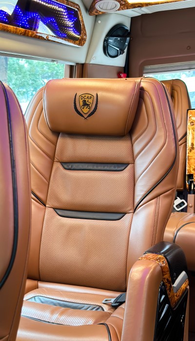 Limousine 9座
